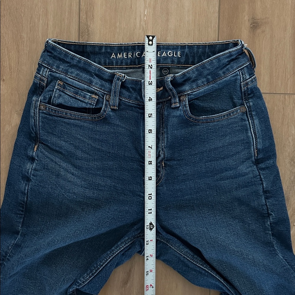 Like new - AMERICAN EAGLE Mom Jeans - Picture 11 of 13